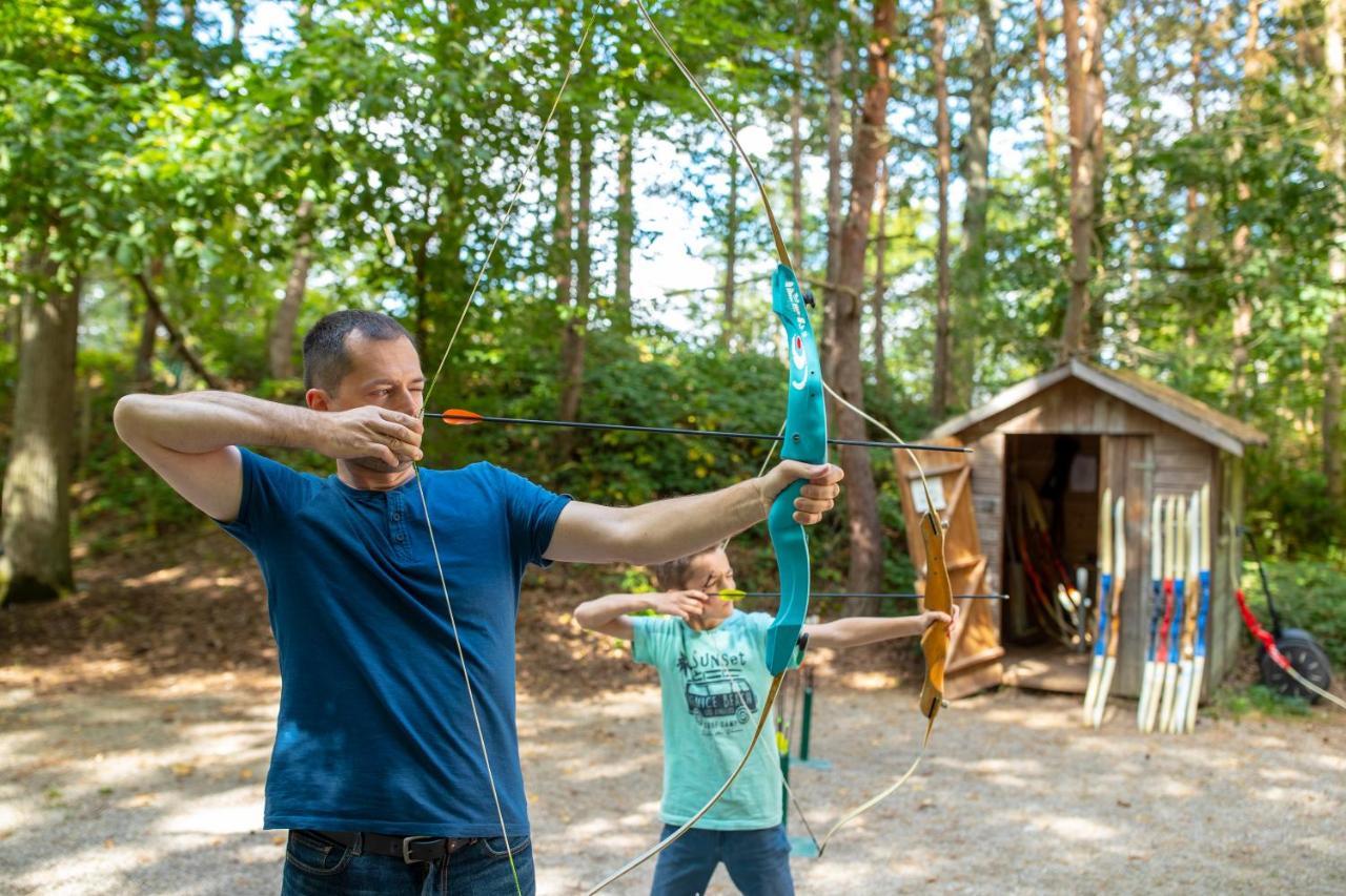 Center Parcs Les Bois Francs Hotel Verneuil d'Avre et d'Iton Bagian luar foto